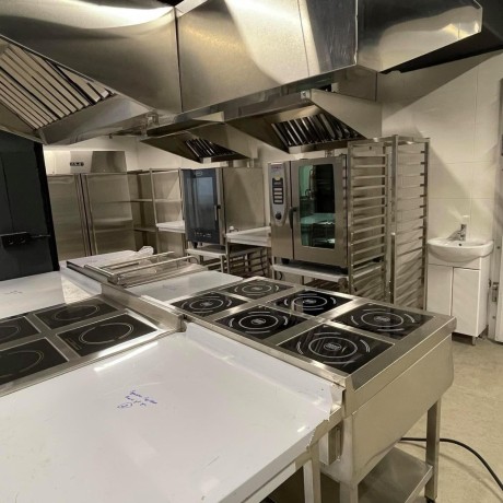 neitralne-restoranne-obladnannia-z-nerzaviiucoyi-stali-dlia-profesiinix-kuxon-big-1