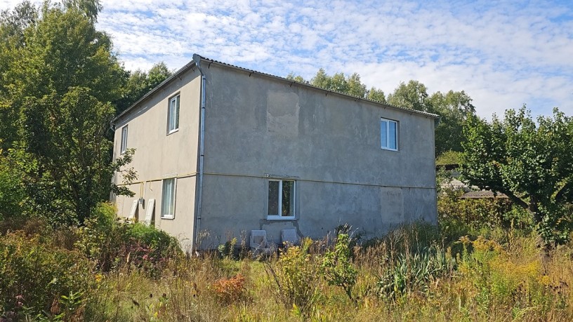 budinok-poruc-z-lisom-69-km-do-stolici-big-1